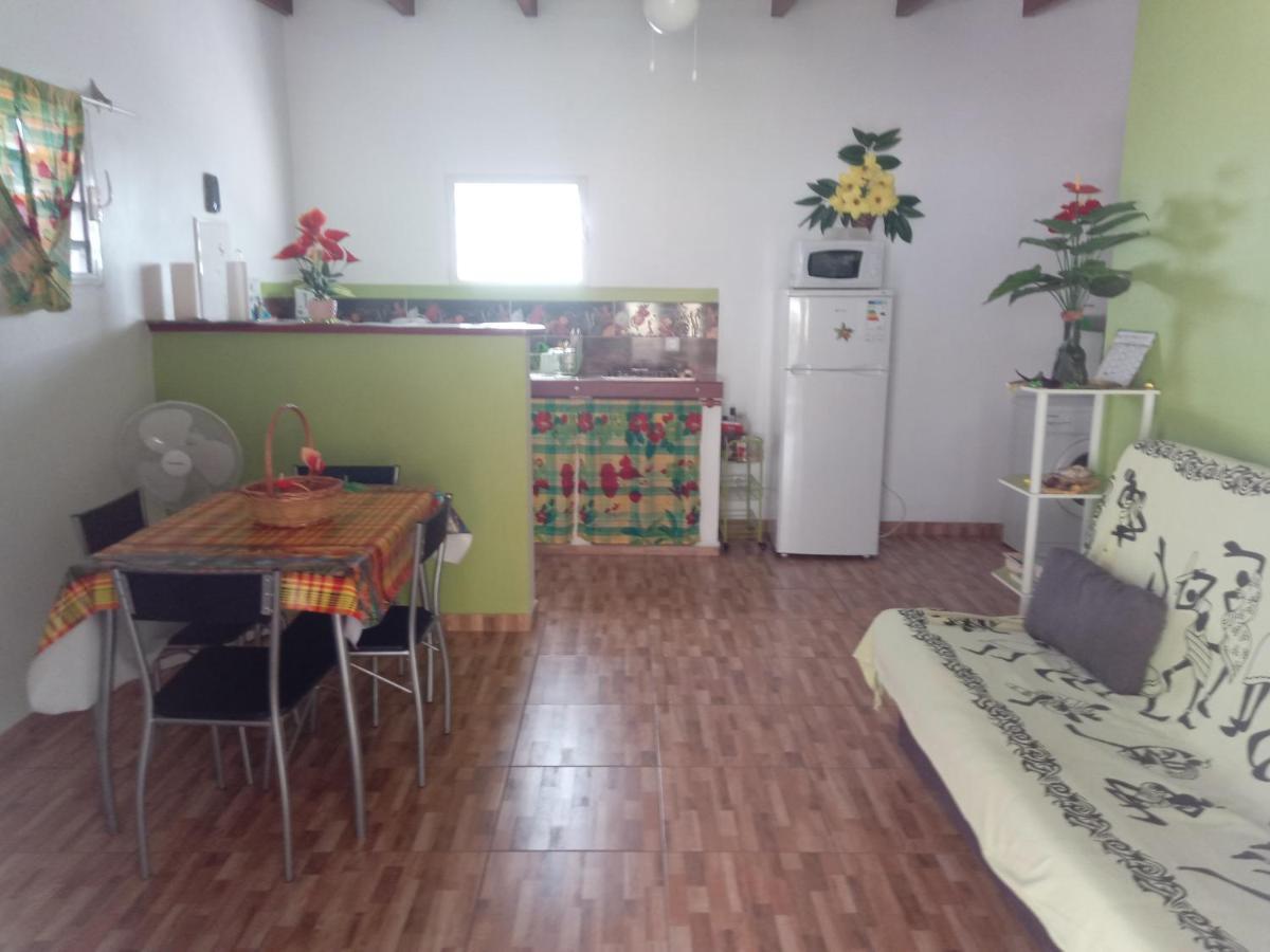 La Casa Binecha Avec Jacuzzi Villa Baillif Bagian luar foto