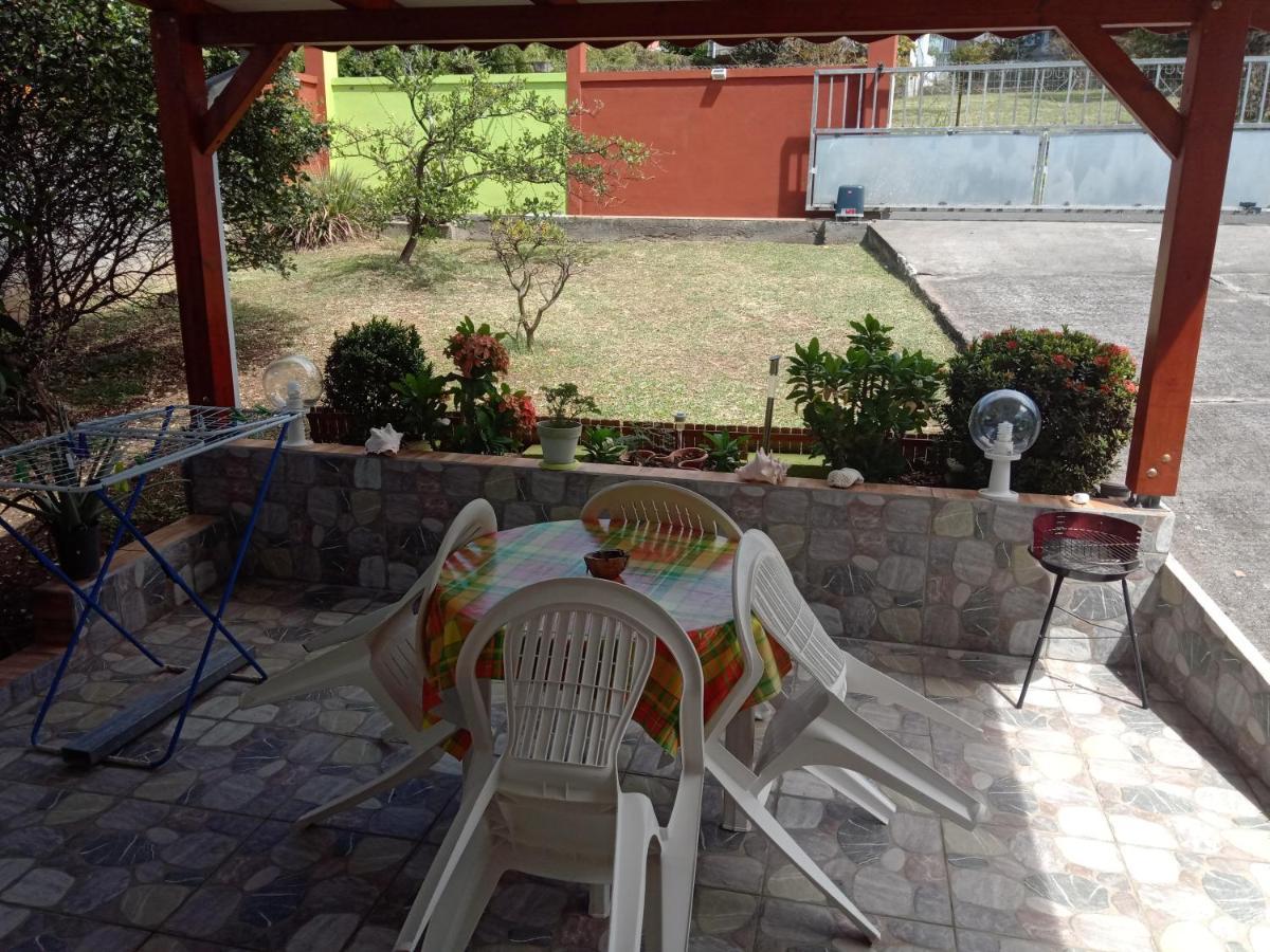 La Casa Binecha Avec Jacuzzi Villa Baillif Bagian luar foto