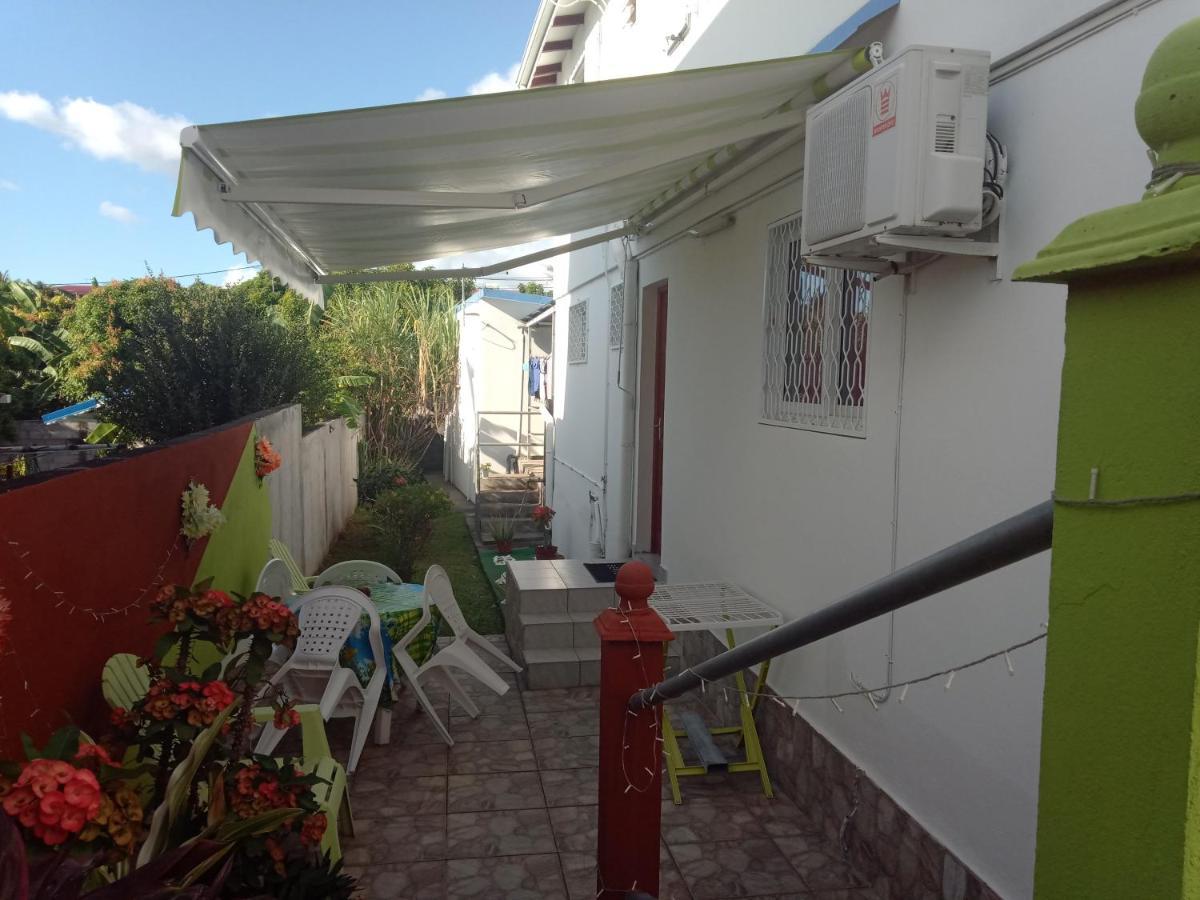 La Casa Binecha Avec Jacuzzi Villa Baillif Bagian luar foto