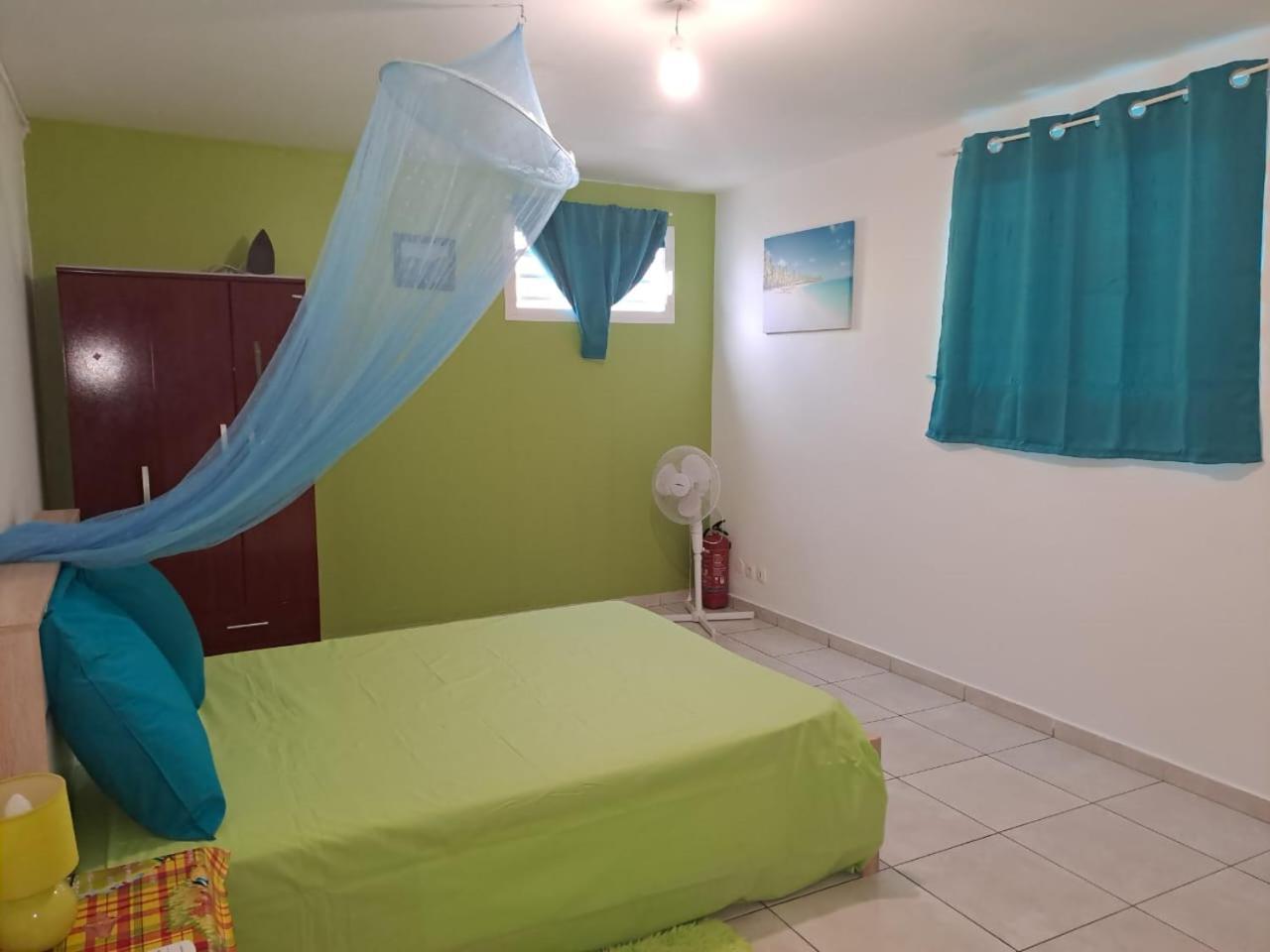 La Casa Binecha Avec Jacuzzi Villa Baillif Bagian luar foto